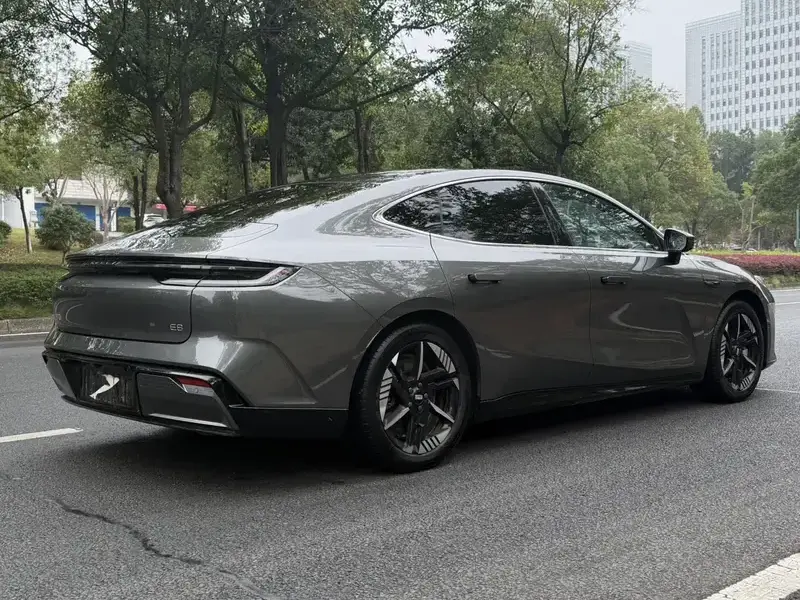 2024 Geely Galaxy E8 с пробегом 38 000 км