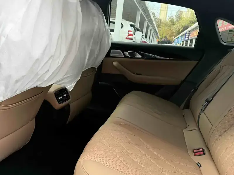 2025 Geely Galaxy A7 с пробегом 23 000 км