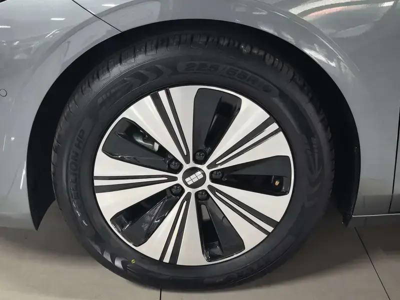 2025 Geely Galaxy A7 с пробегом 3 000 км