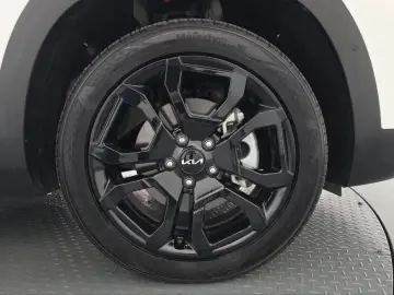 2025 Kia Seltos с пробегом 16 641 км