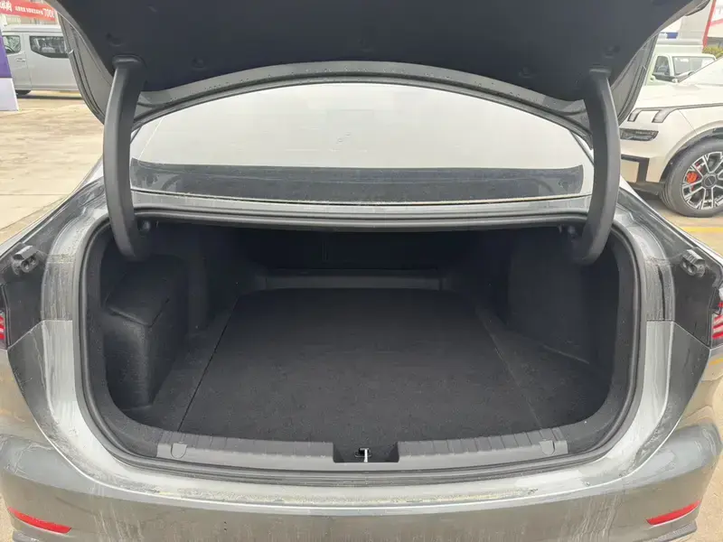2025 Geely Galaxy A7 с пробегом 4 700 км