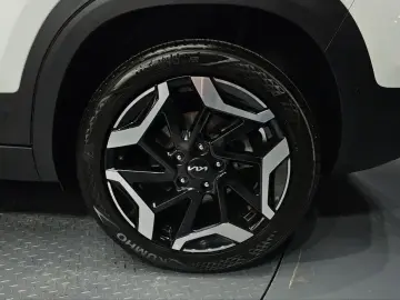 2023 Kia Seltos с пробегом 52 658 км