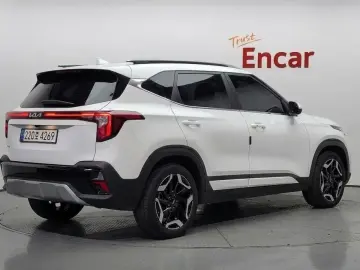 2023 Kia Seltos с пробегом 27 758 км
