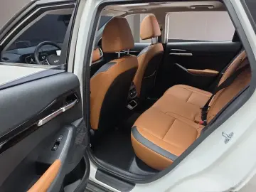 2023 Kia Seltos с пробегом 27 758 км