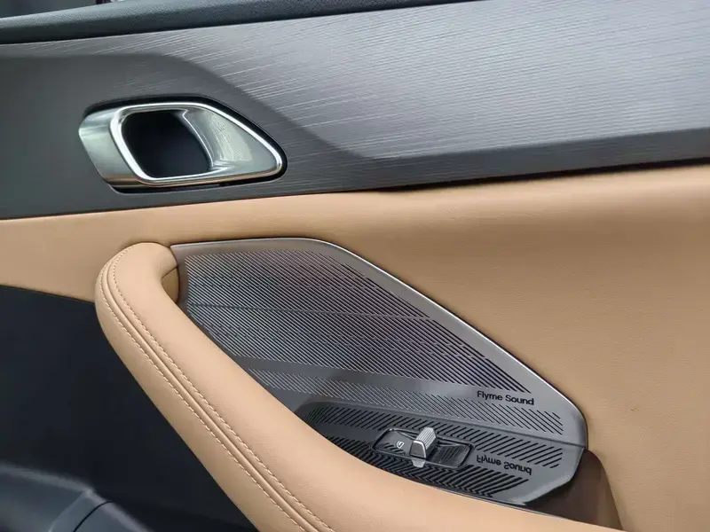 2025 Geely Galaxy A7 с пробегом 2 800 км
