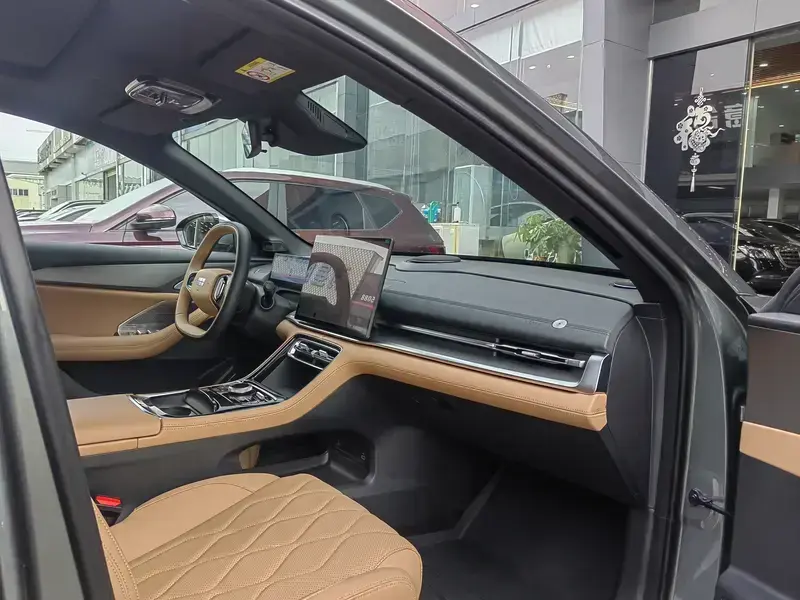 2025 Geely Galaxy A7 с пробегом 2 800 км