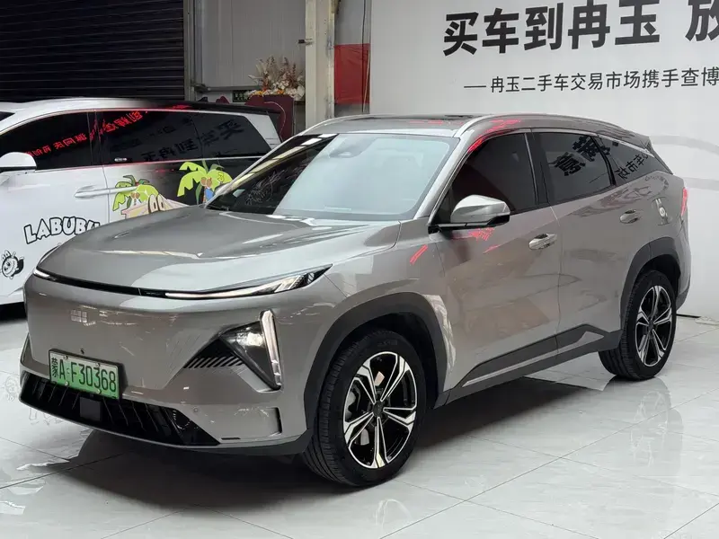 2023 Geely Galaxy L7 с пробегом 27 000 км