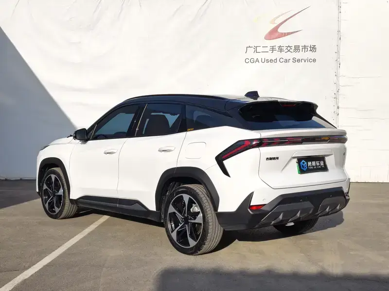 2023 Geely Galaxy L7 с пробегом 60 000 км