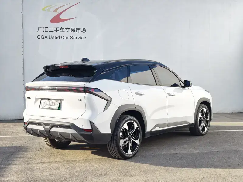 2023 Geely Galaxy L7 с пробегом 60 000 км