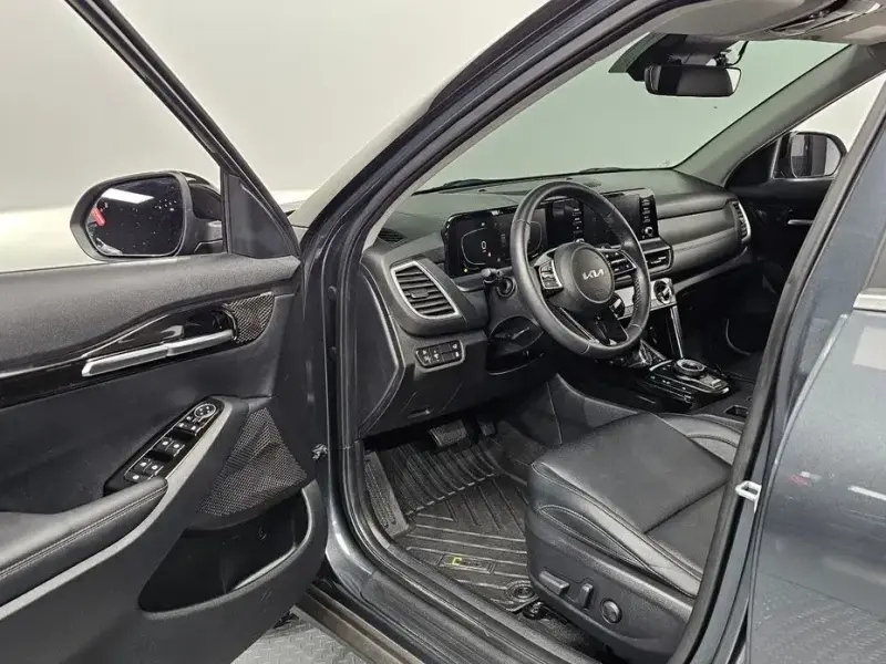 2023 Kia Seltos с пробегом 33 422 км