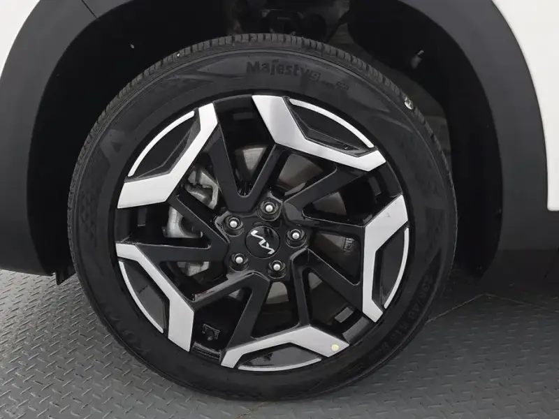 2024 Kia Seltos с пробегом 18 136 км