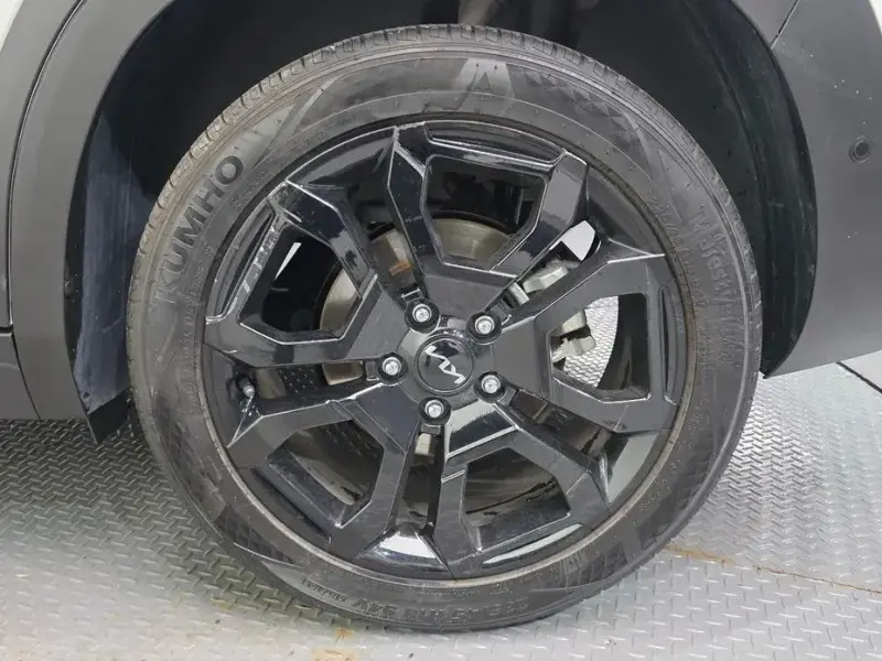 2023 Kia Seltos с пробегом 24 390 км