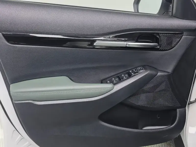 2023 Kia Seltos с пробегом 24 390 км