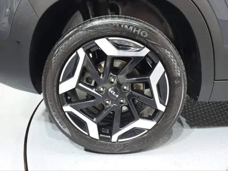 2023 Kia Seltos с пробегом 43 520 км