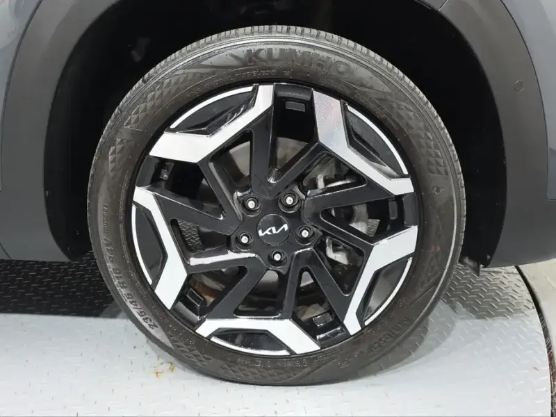 2023 Kia Seltos с пробегом 43 520 км