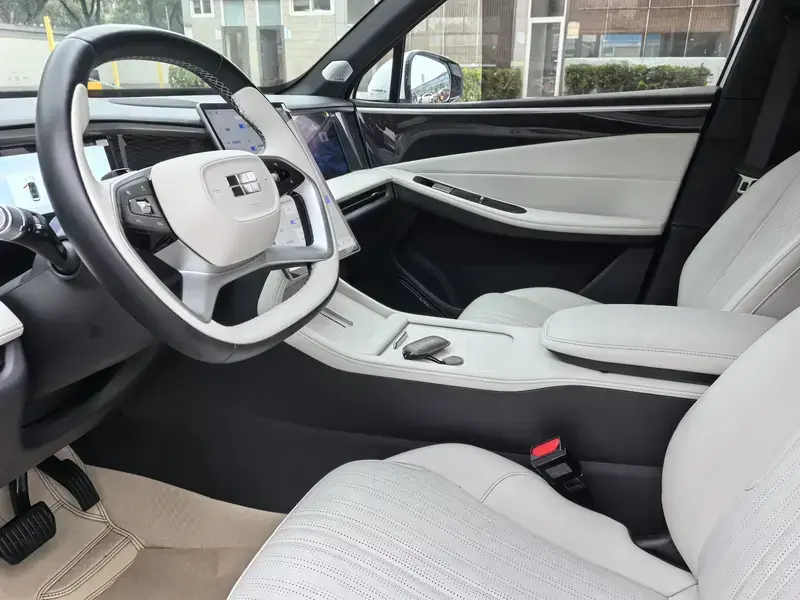 2023 Geely Galaxy L7 с пробегом 64 000 км
