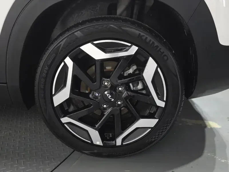 2025 Kia Seltos с пробегом 13 553 км
