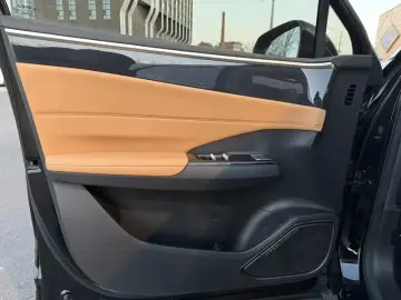2024 Geely Galaxy L7 с пробегом 31 000 км
