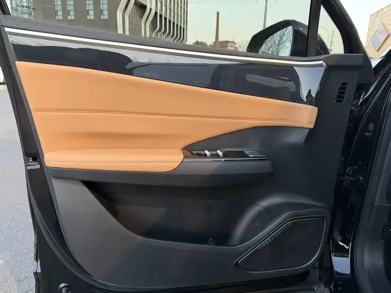 2024 Geely Galaxy L7 с пробегом 31 000 км