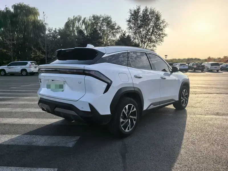 2024 Geely Galaxy L7 с пробегом 50 000 км