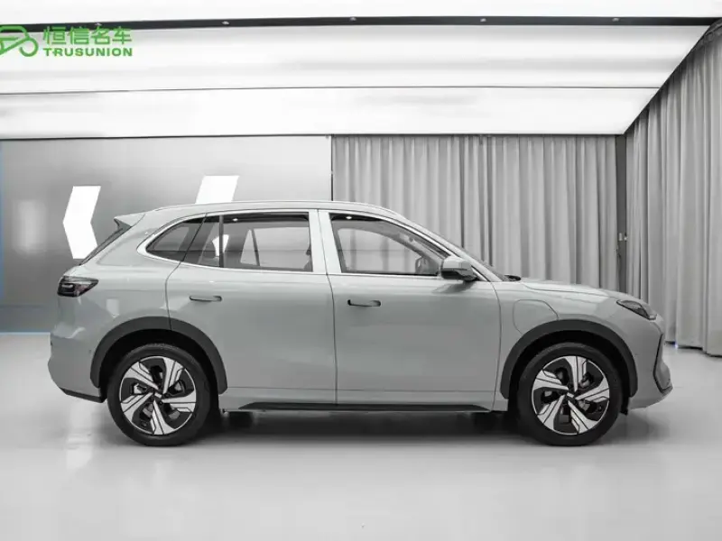 2024 Geely Galaxy E5 с пробегом 23 700 км