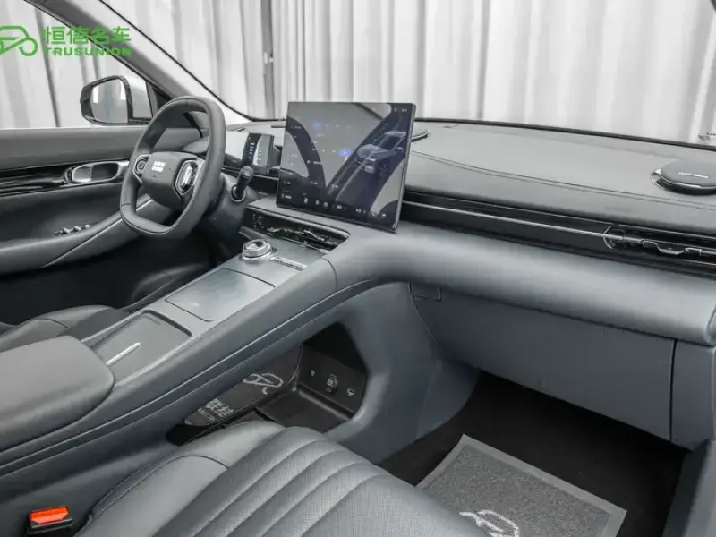 2024 Geely Galaxy E5 с пробегом 23 700 км