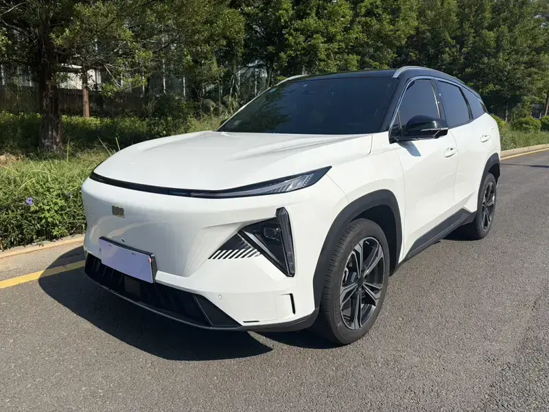 2023 Geely Galaxy L7 с пробегом 48 000 км