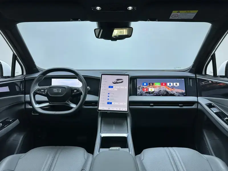 2025 Geely Galaxy L7 с пробегом 6 800 км