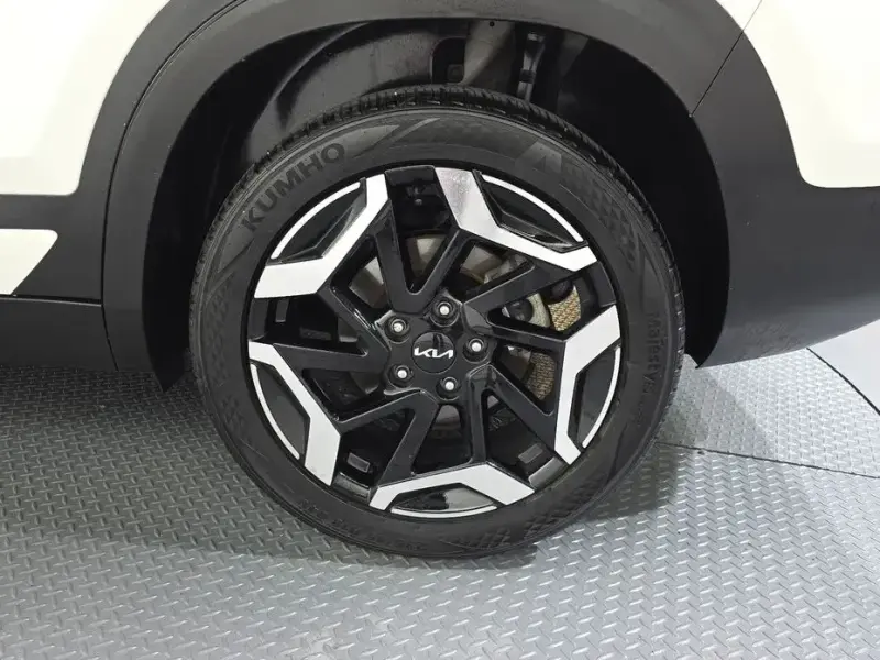 2023 Kia Seltos с пробегом 21 059 км