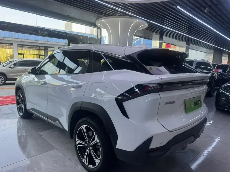 2024 Geely Galaxy L7 с пробегом 52 200 км