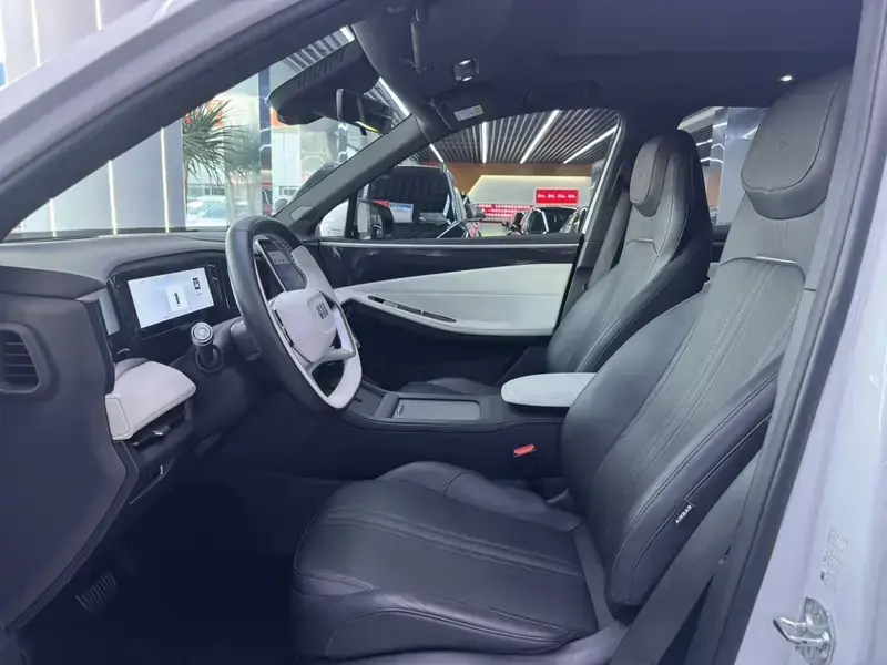 2024 Geely Galaxy L7 с пробегом 52 200 км