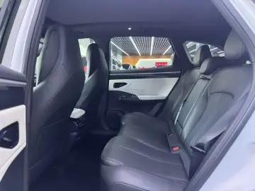 2024 Geely Galaxy L7 с пробегом 52 200 км
