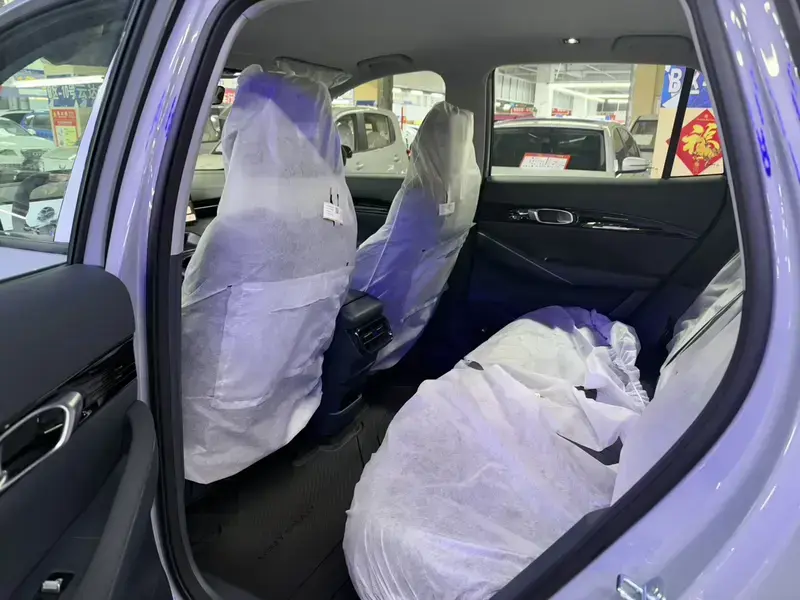 2026 Geely Galaxy E5 с пробегом 100 км