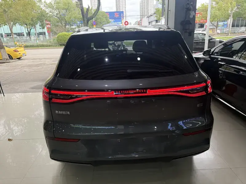 2024 Geely Galaxy E5 с пробегом 56 000 км