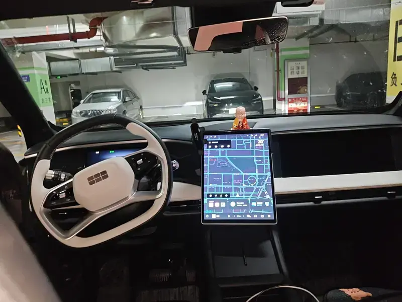 2024 Geely Galaxy L7 с пробегом 37 000 км
