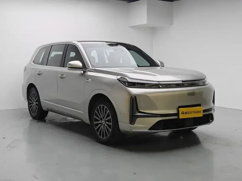 2025 Geely Galaxy M9 с пробегом 16 600 км