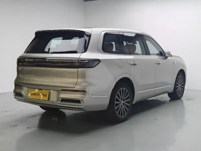 2025 Geely Galaxy M9 с пробегом 16 600 км