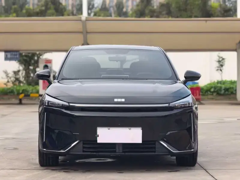 2025 Geely Galaxy L6 с пробегом 26 000 км