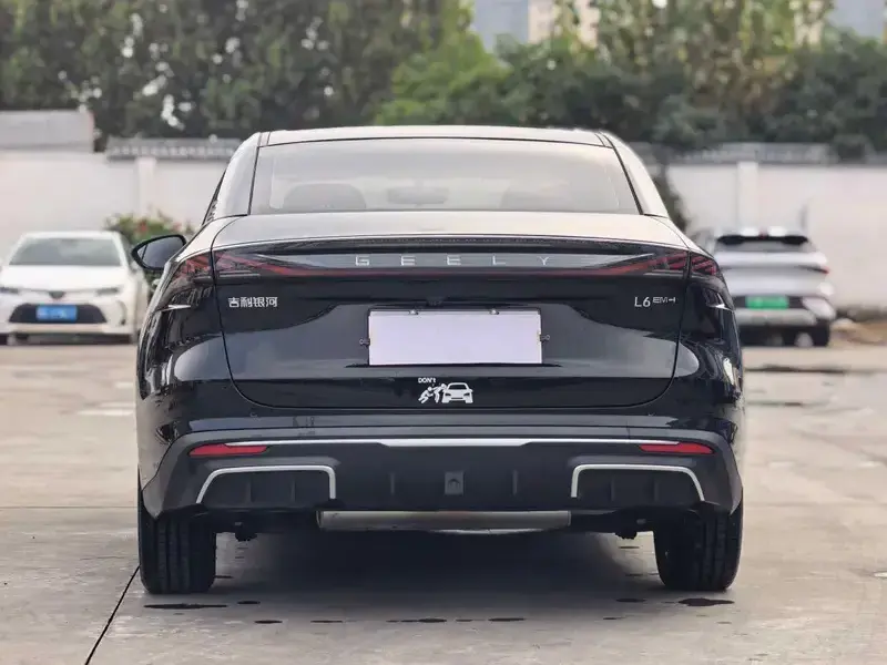 2025 Geely Galaxy L6 с пробегом 26 000 км