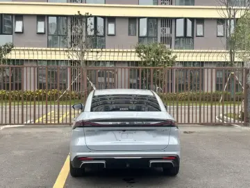 2025 Geely Galaxy L6 с пробегом 54 000 км