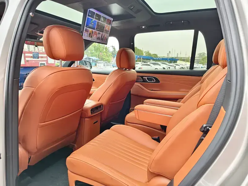 2025 Geely Galaxy M9 с пробегом 300 км