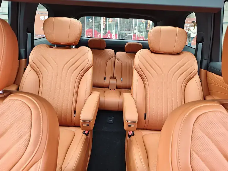 2025 Geely Galaxy M9 с пробегом 300 км