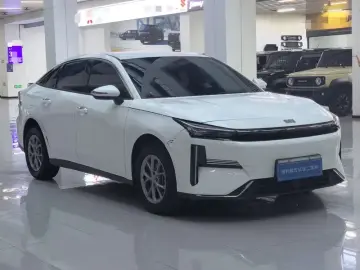 2025 Geely Galaxy L6 с пробегом 32 600 км