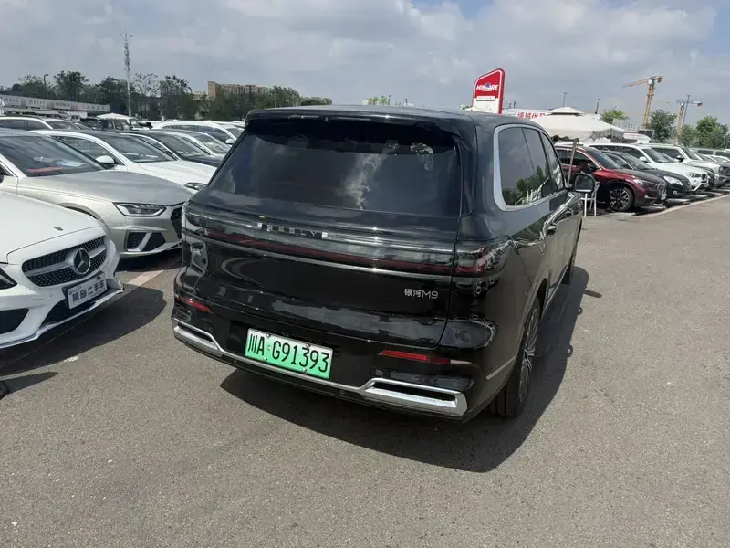 2025 Geely Galaxy M9 с пробегом 17 000 км
