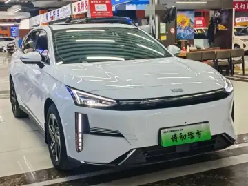 2024 Geely Galaxy L6 с пробегом 32 000 км