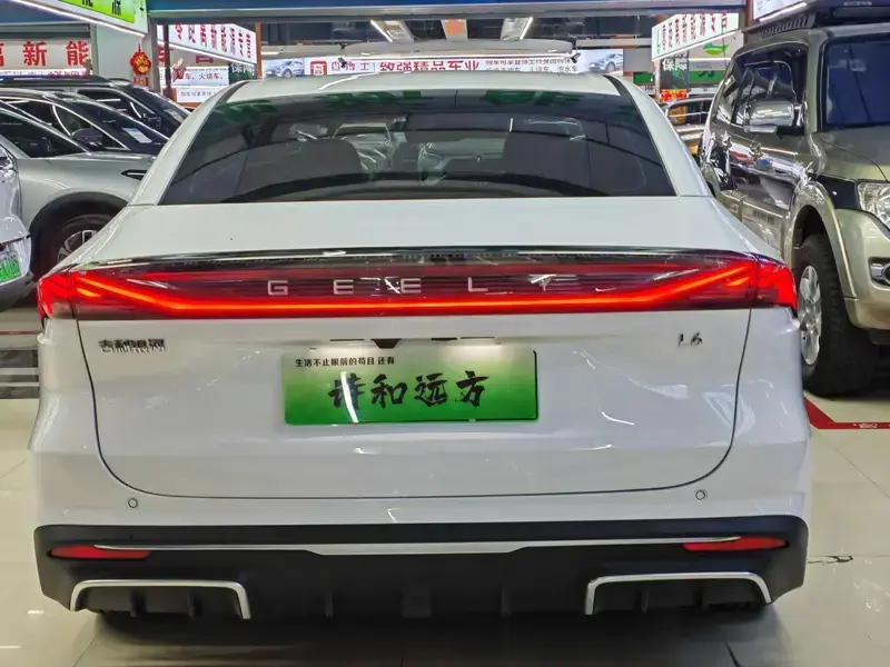 2024 Geely Galaxy L6 с пробегом 32 000 км