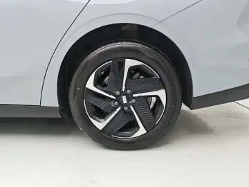 2023 Geely Galaxy L6 с пробегом 12 800 км