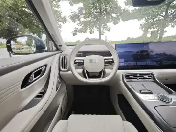 2025 Geely Galaxy M9 с пробегом 1 700 км