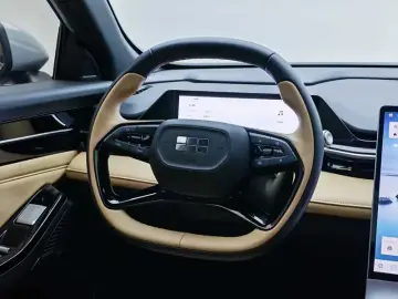 2023 Geely Galaxy L6 с пробегом 12 800 км