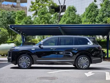 2025 Geely Galaxy M9 с пробегом 4 000 км